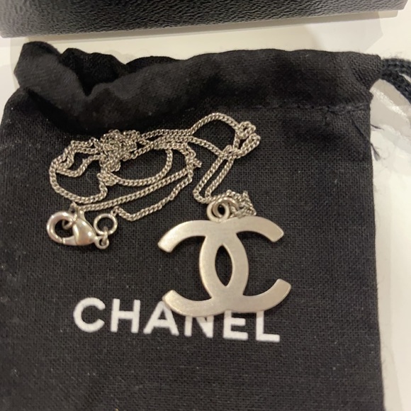 Chanel Necklace - Picture 3 of 7